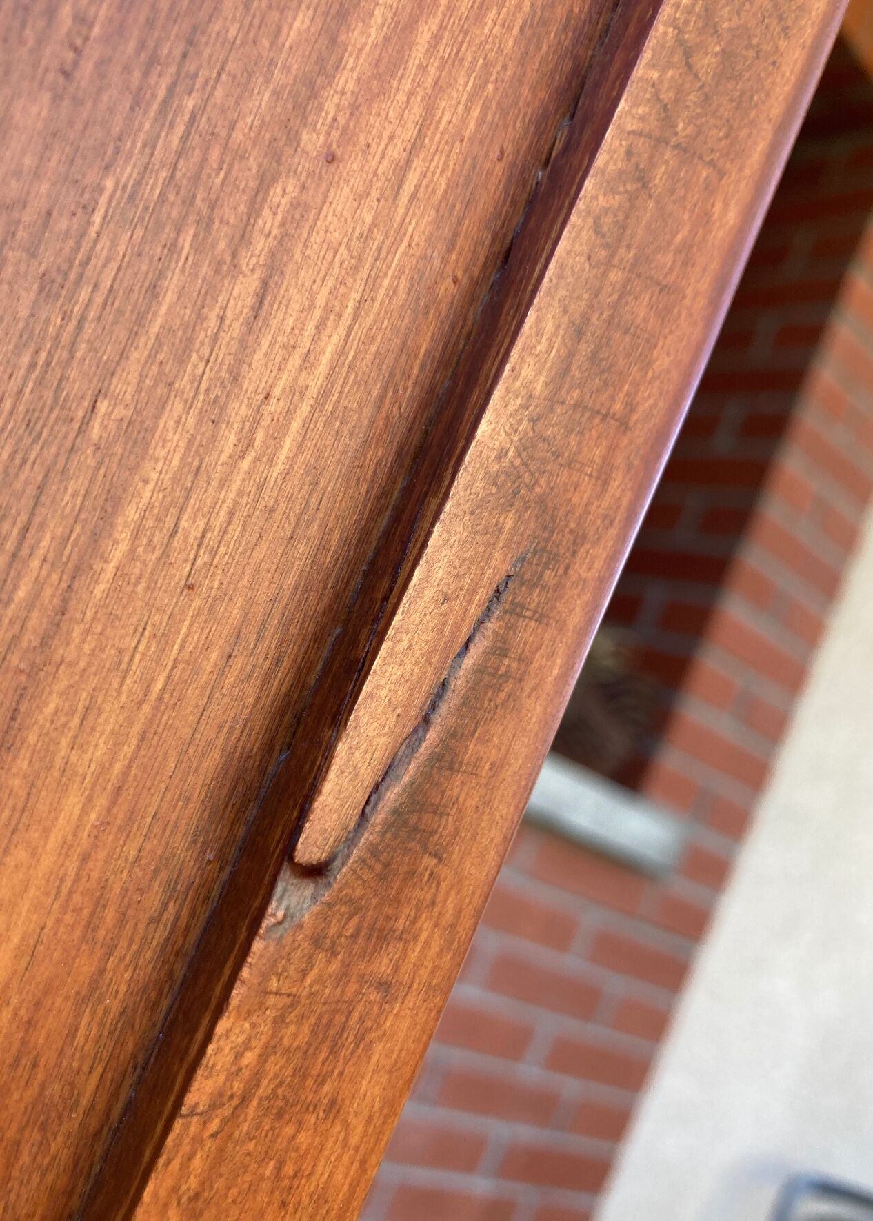 Old Parisian bonnetière