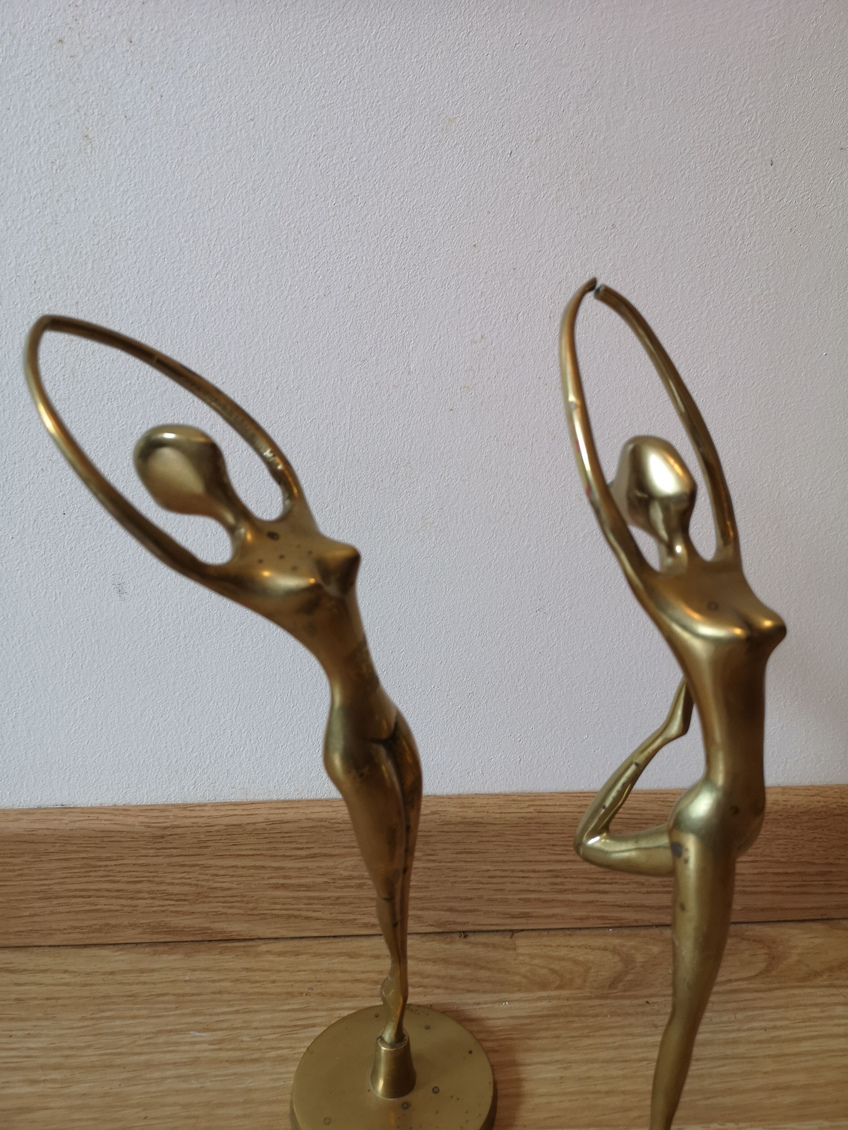 Vintage brass dancers duo
