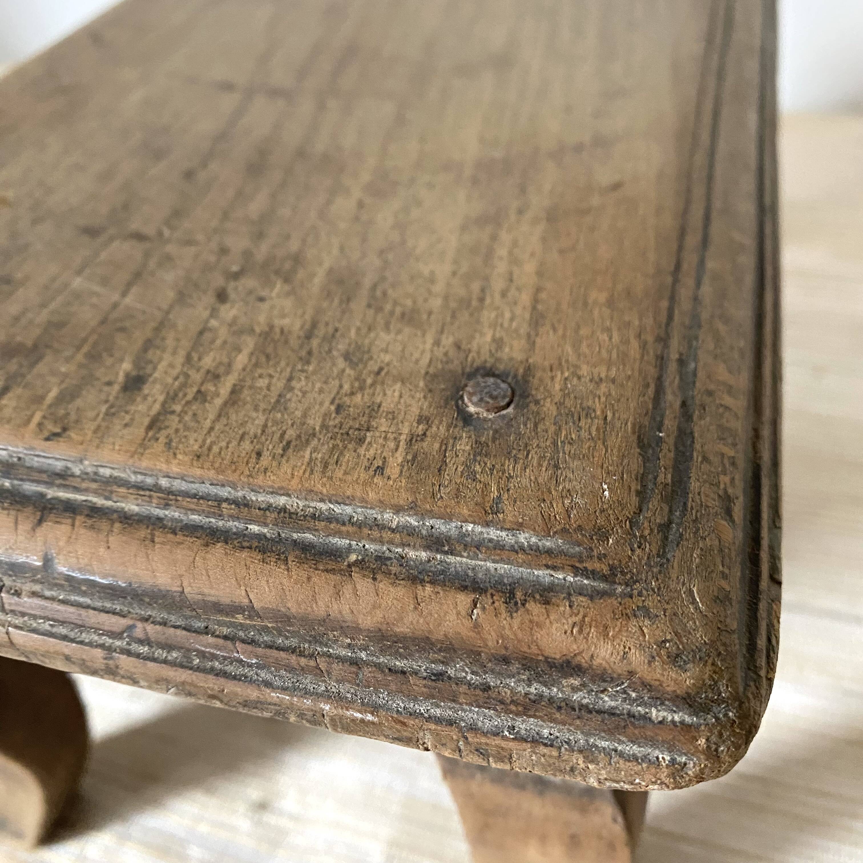 Low old stool 4 legs