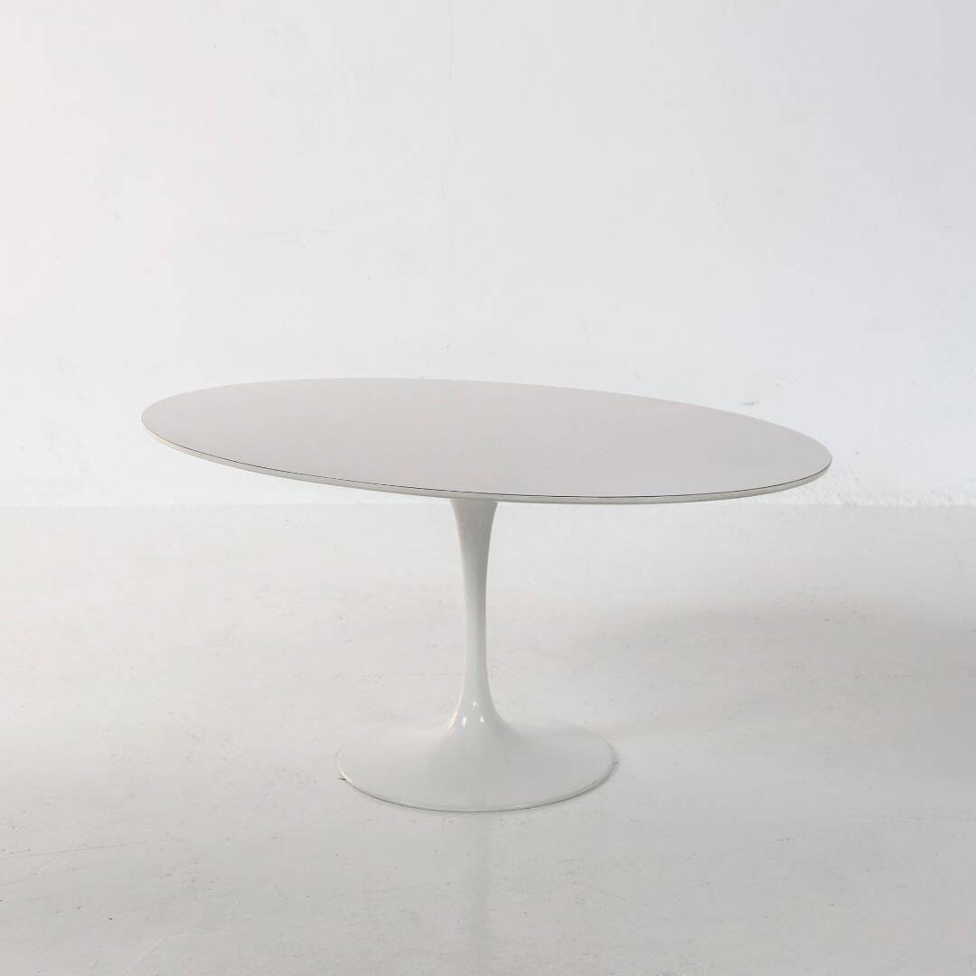 Tulip Coffee Table by Eero Saarinen for Knoll International 1970s