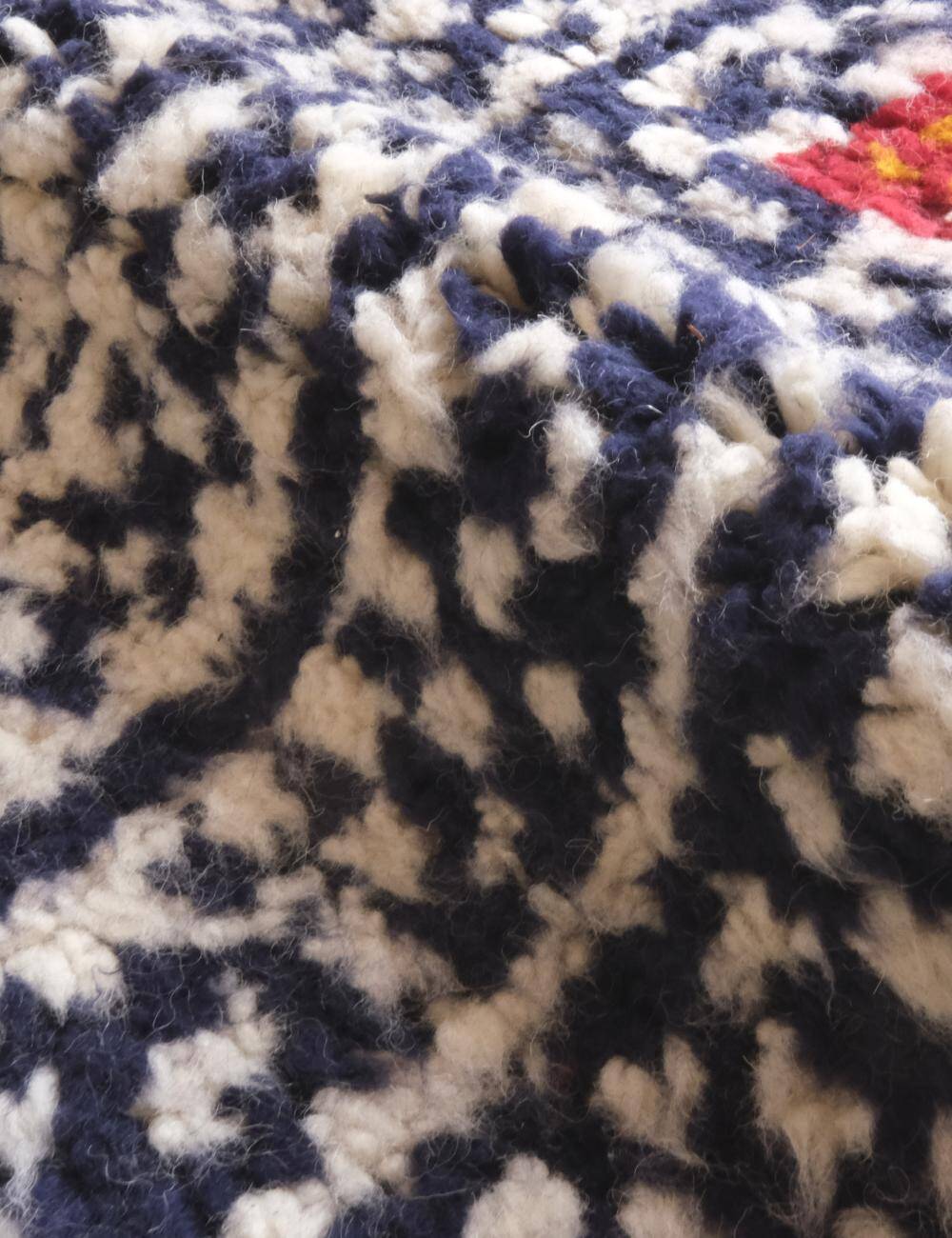 Contemporary Moroccan Rug - 249 x 160 cm