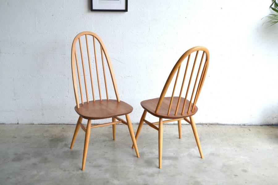 Série de quatre chaises « Quaker »par Lucian Ercolani