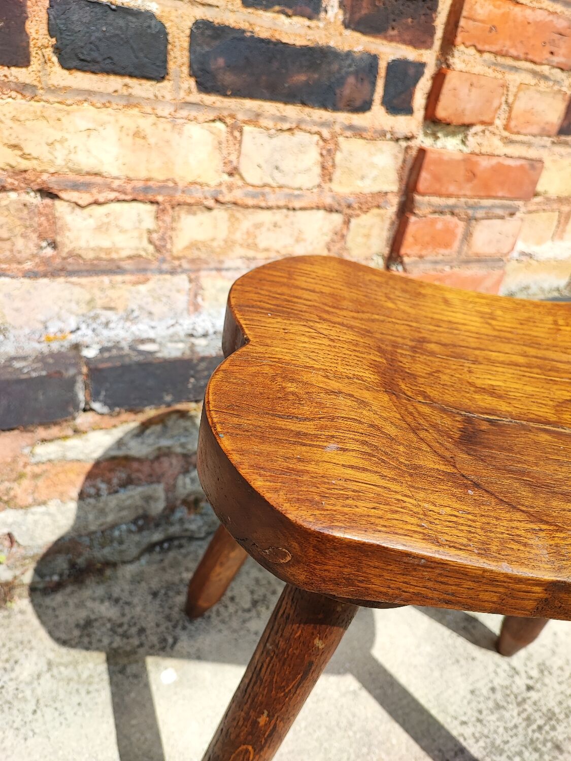 Tabouret rustique en bois massif