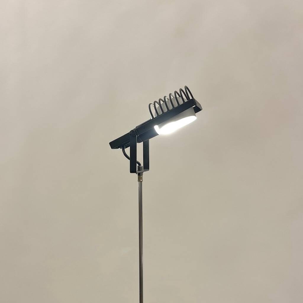 Lampadaire vintage style industriel de Ernesto Gismondi éditée par Artemide en Italie vers 1978