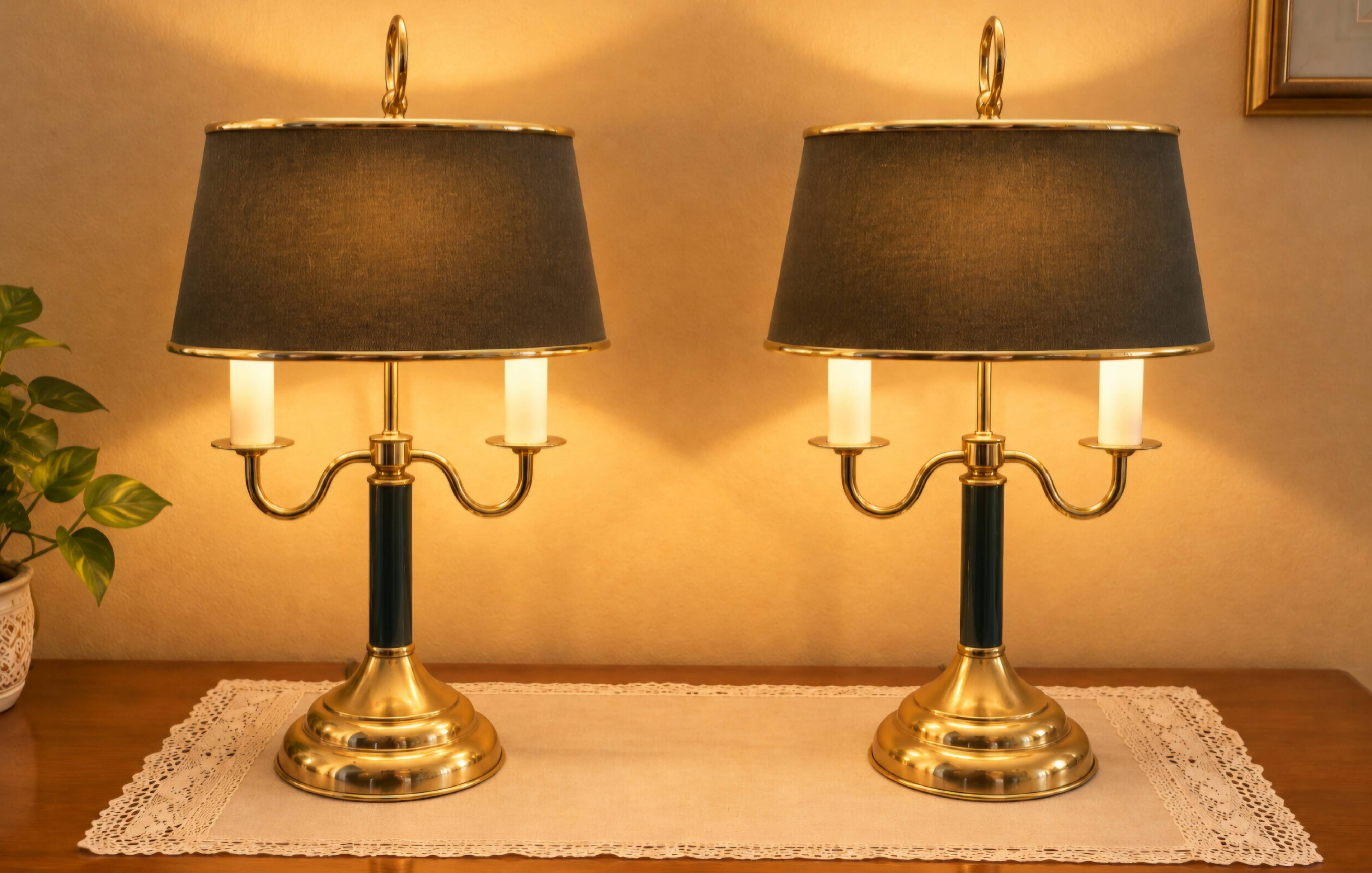 Pair of bouillotte lamps in Empire/Directoire style - brass & Empire green