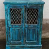 Armoire en bois ancien avec portes avec grille