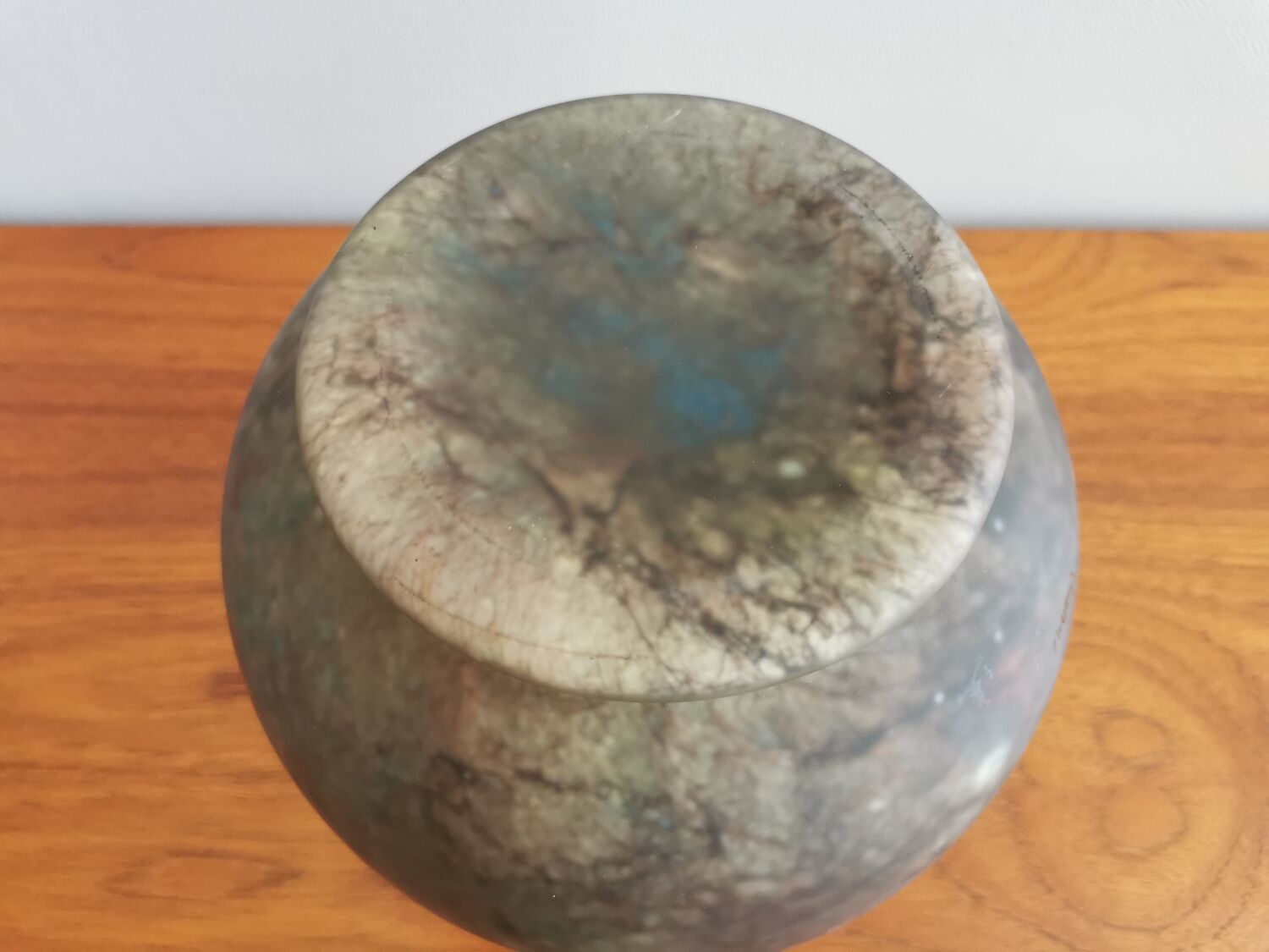 Blown glass vase, Vianne glassworks