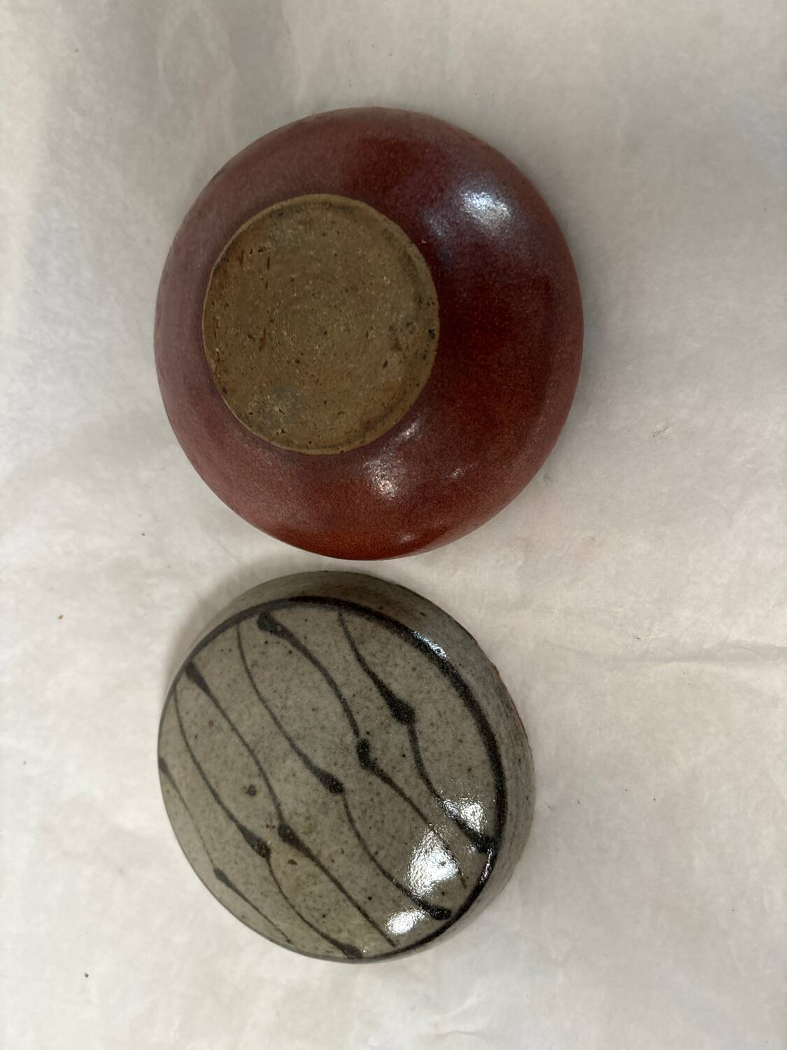 Empty pocket in artisanal stoneware