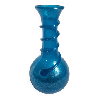 Vase en verre soufflé bleu