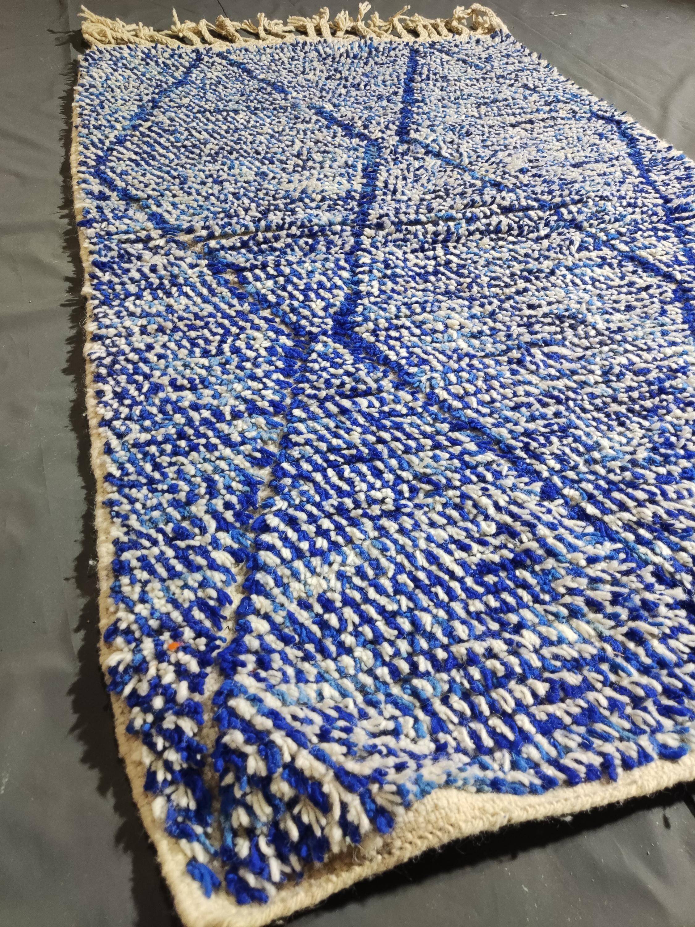 Handmade Berber rug in wool 3 x 2 m