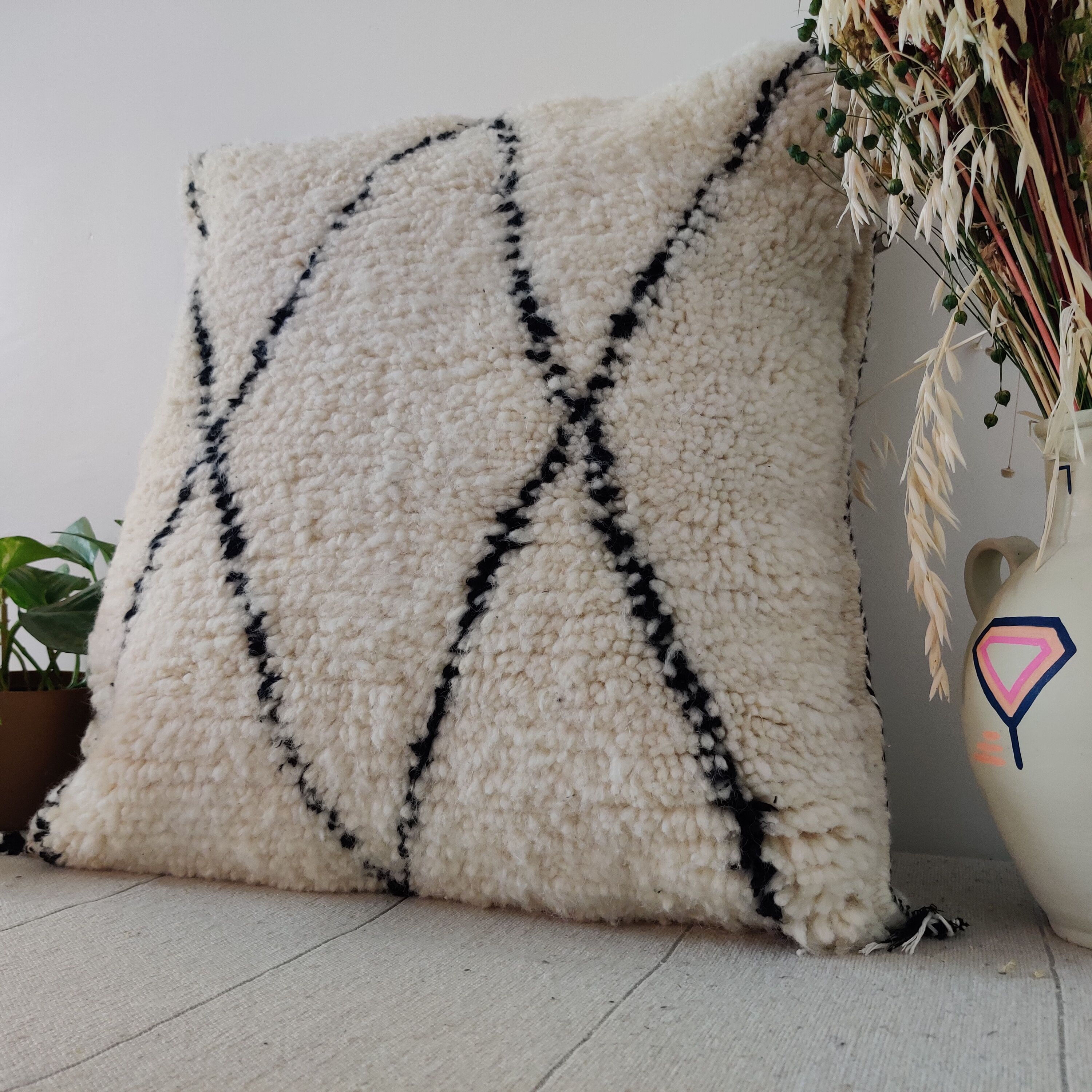 Moroccan cushion in black and white wool 55x55cm