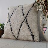 Moroccan cushion in black and white wool 55x55cm