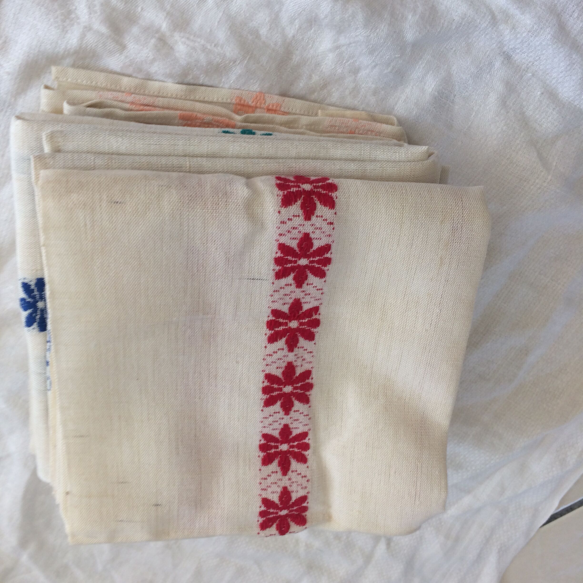 6 old cloths in linen