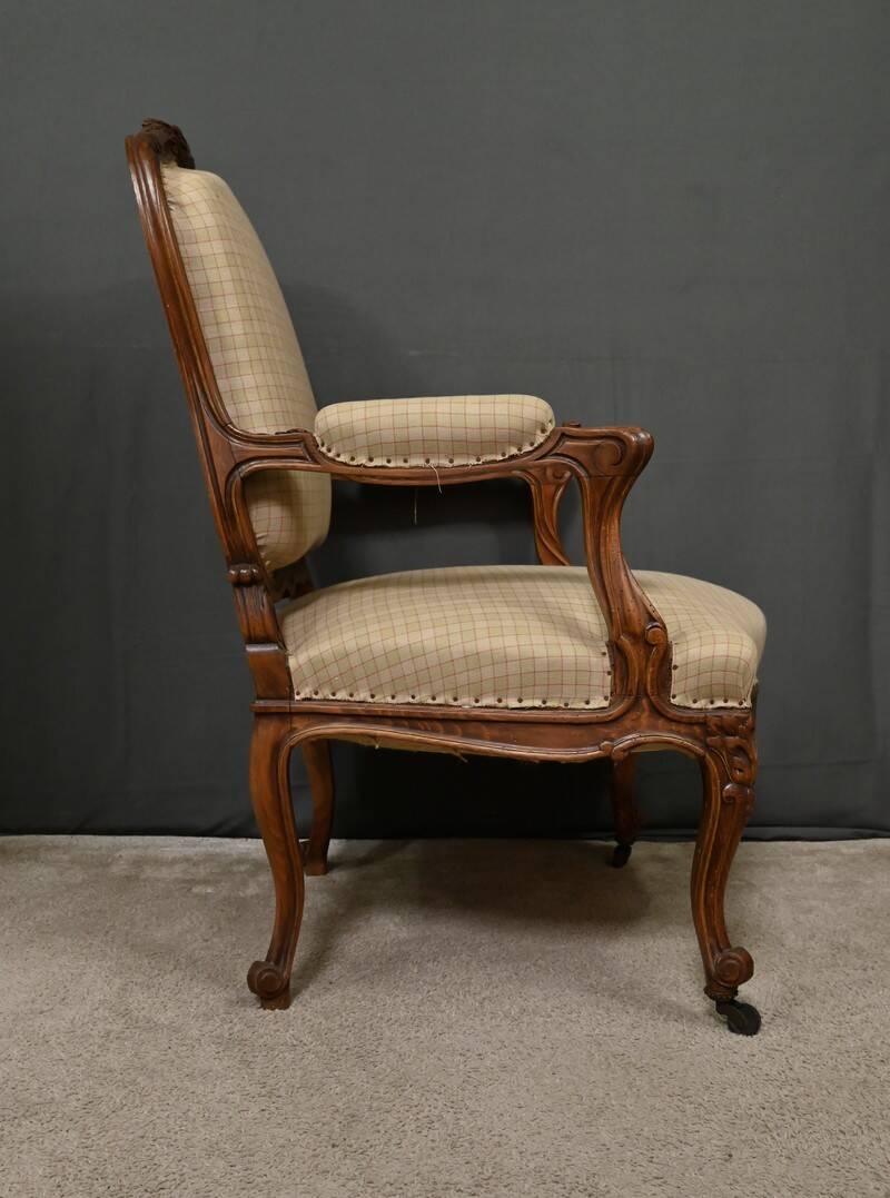 Louis XV style beechwood armchair – mid-19th century