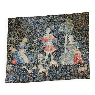 Wall tapestry: shearing