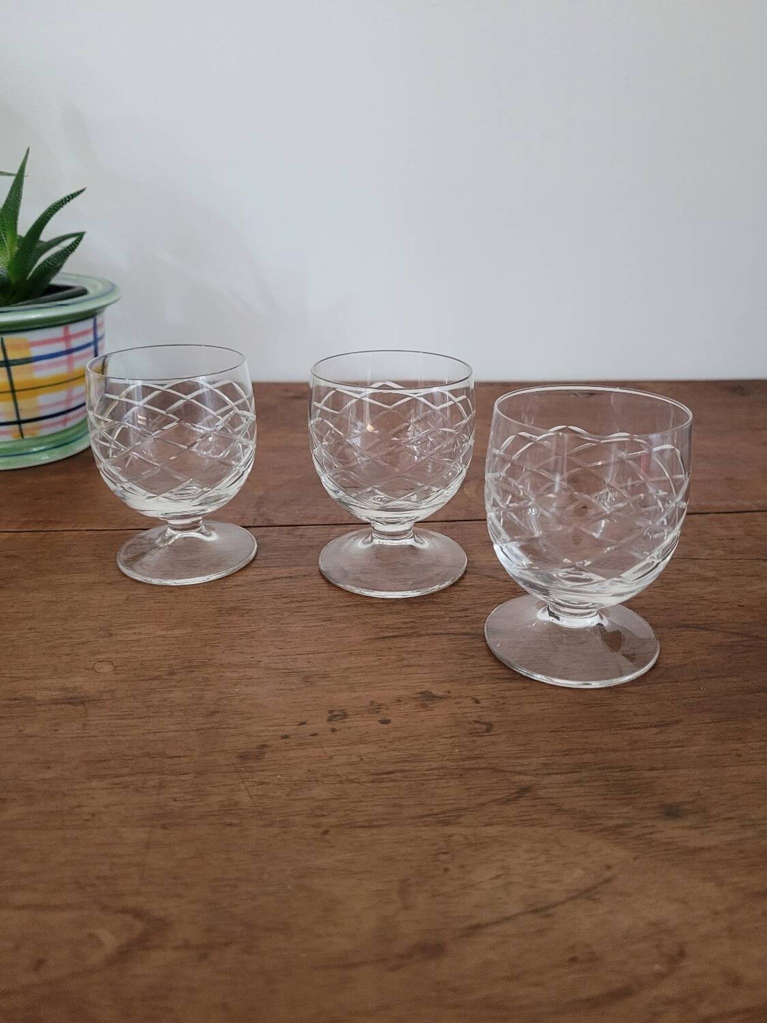 Lot de 3 verres à digestif en cristal taillé