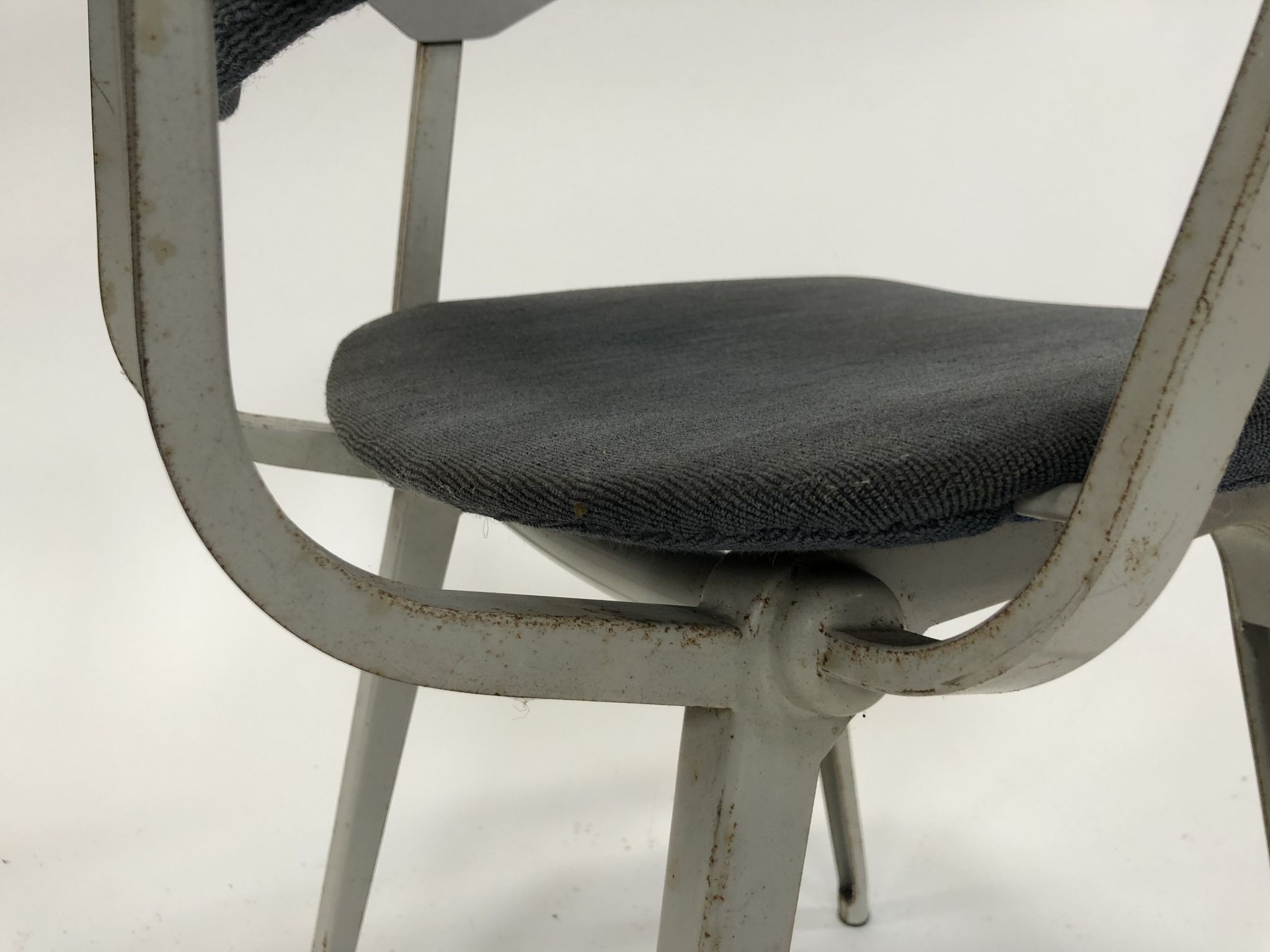 Circle Friso Kramer Revolt Ahrend vintage chair with designer armrests