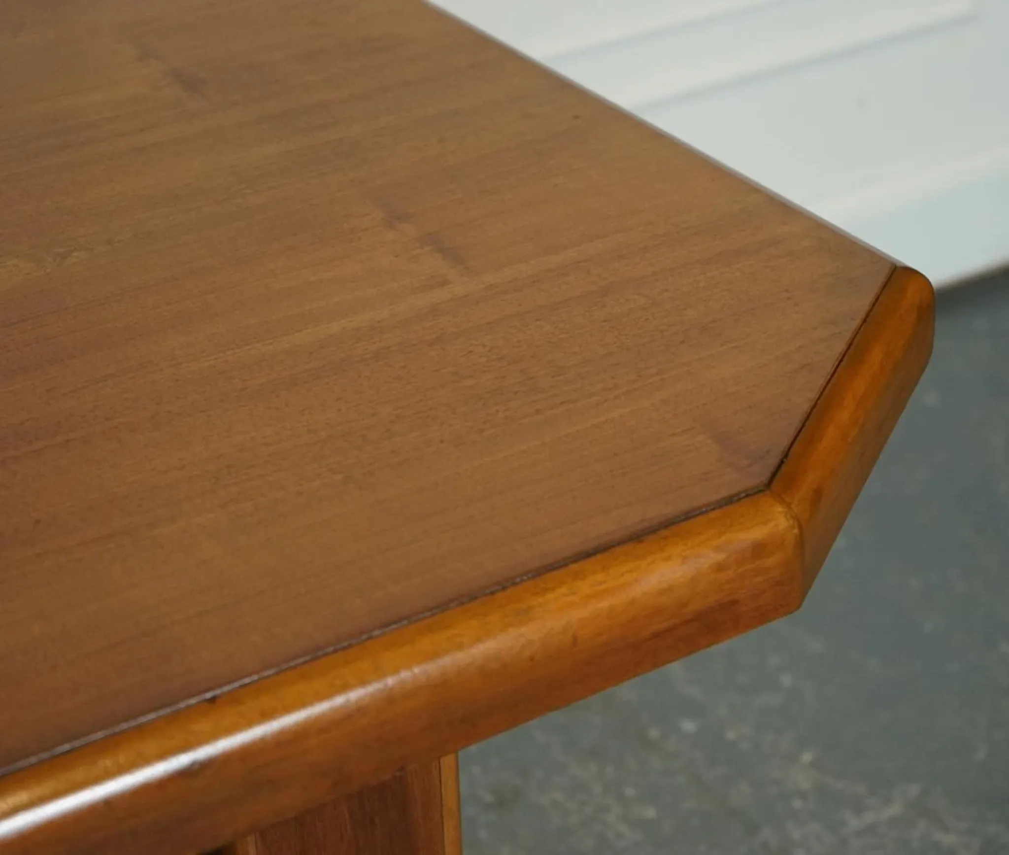 Vintage Art Deco Dining Table in Walnut