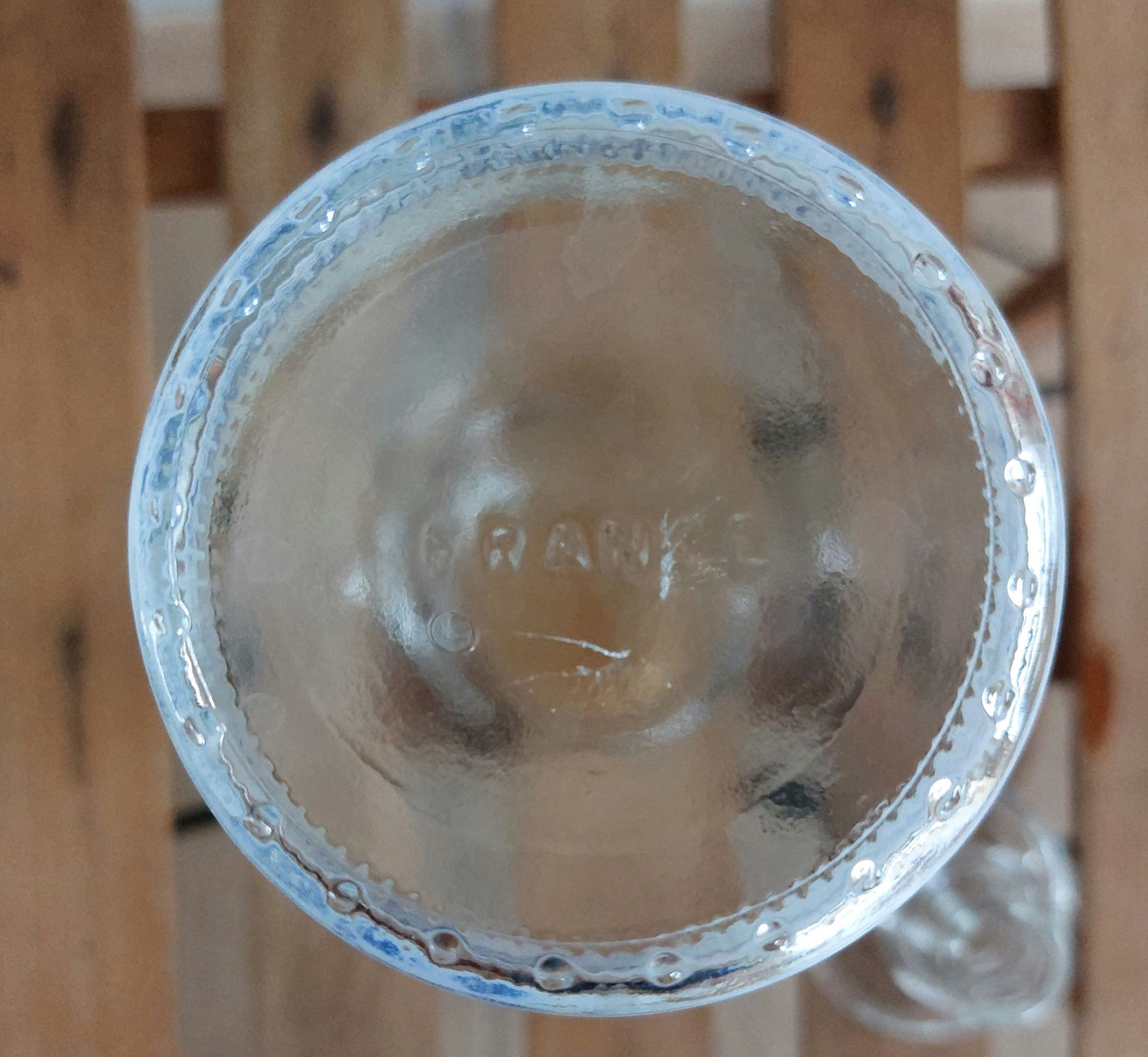 Carafe ancienne avec bouchon en verre