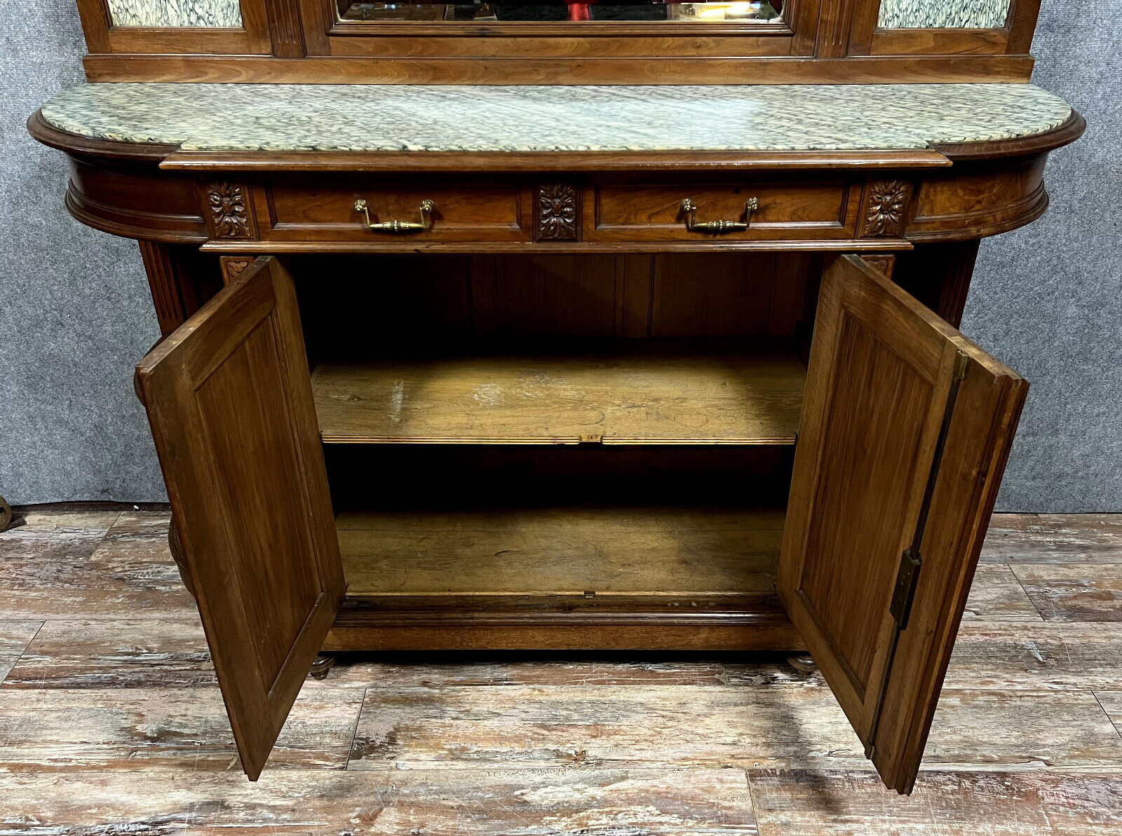 Sideboard in a row Louis XVI half-moon walnut around 1850