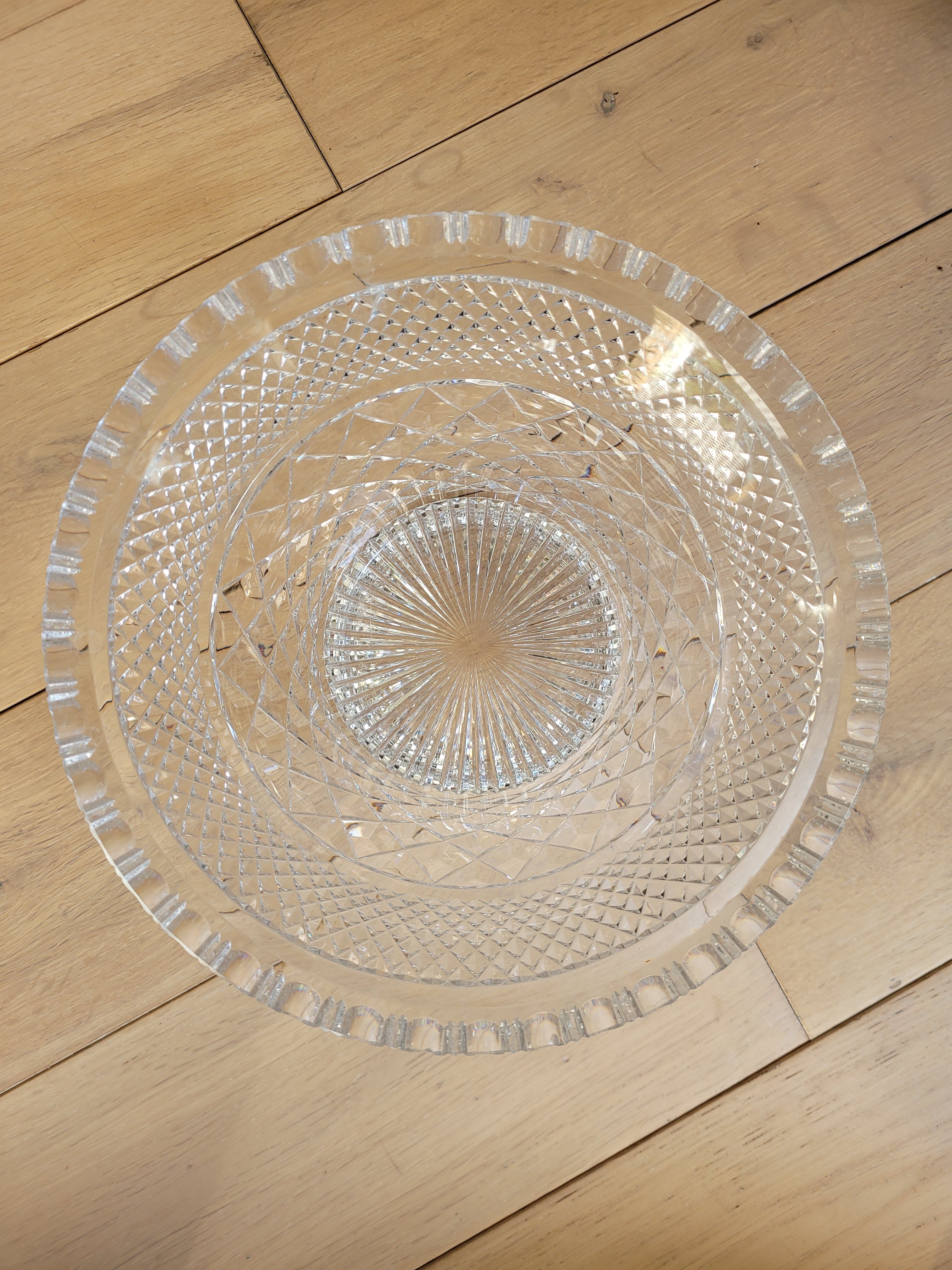 Chiseled crystal cup