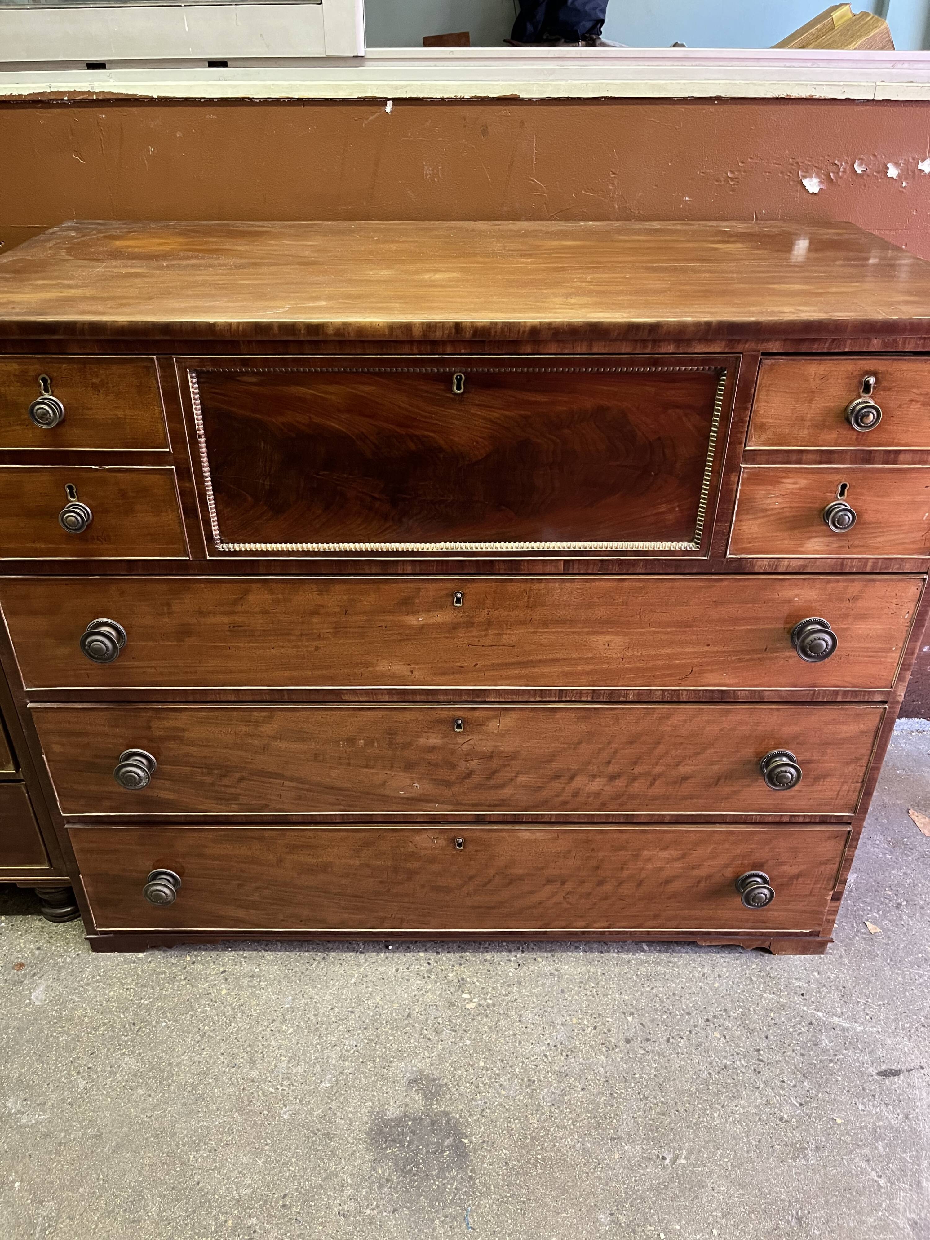 Commode secrétaire avec tiroirs