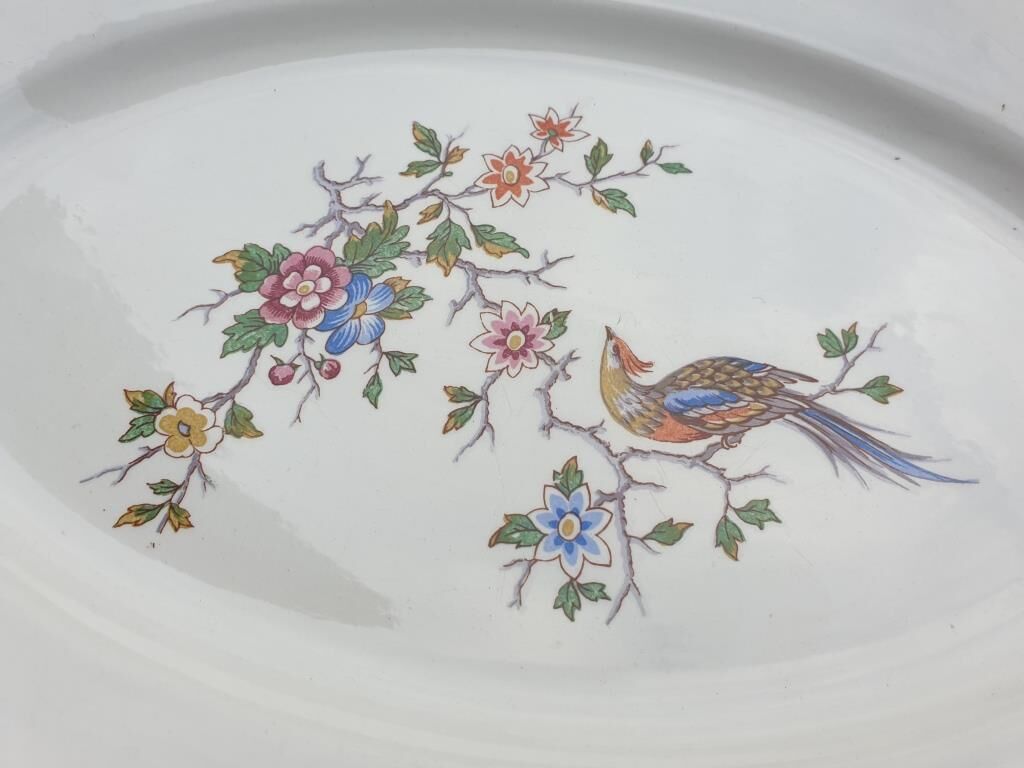 Vintage oval bird bird adorned Opalor dish
