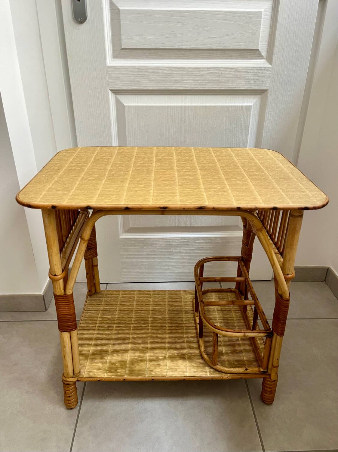 Desserte bar en rotin vintage 2 niveaux