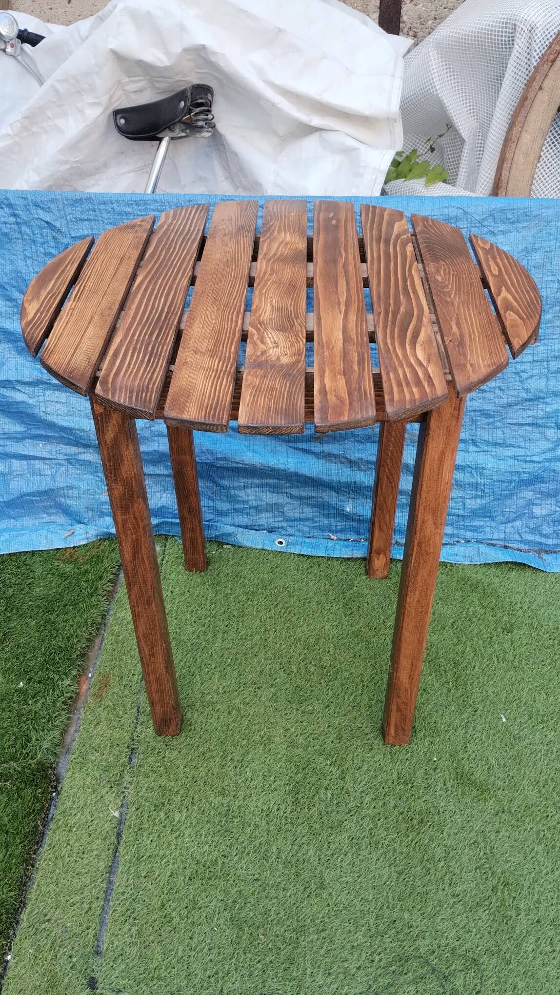 Round solid wood table