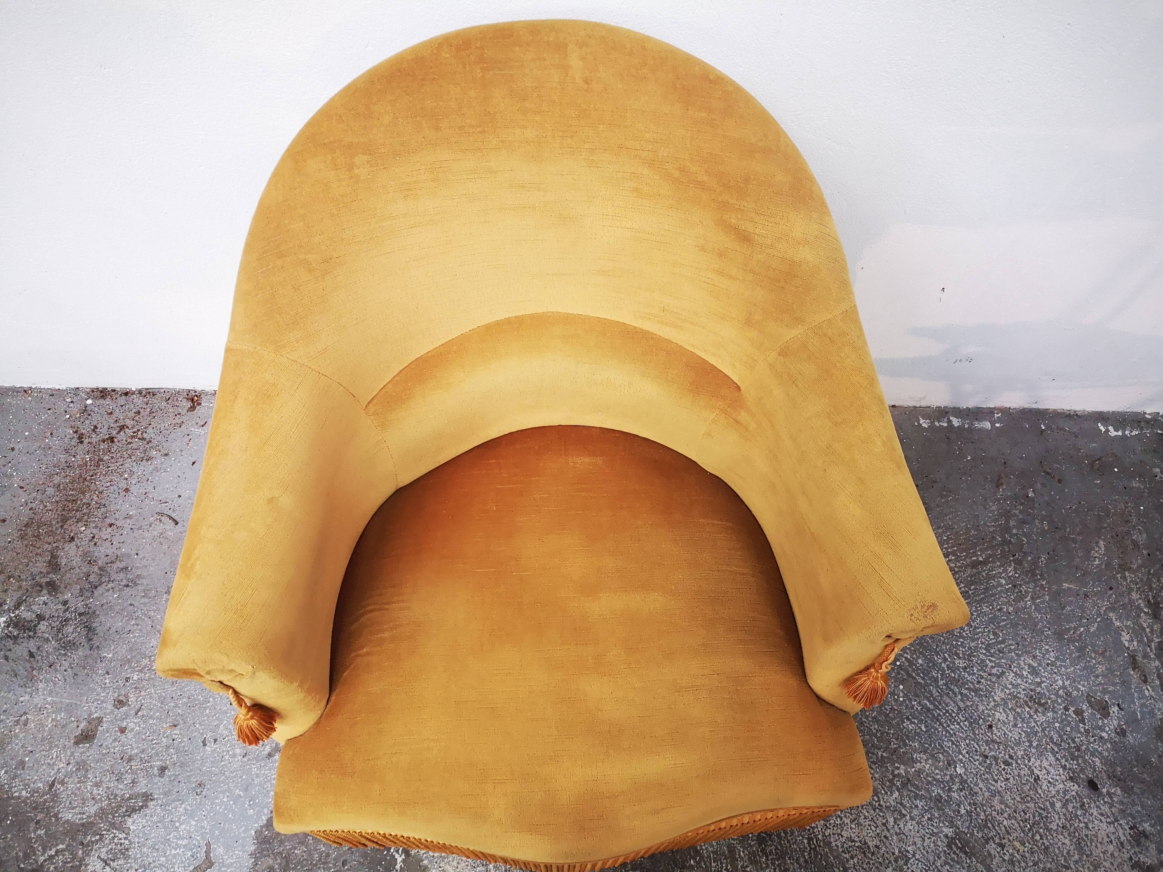 Old yellow toad chair