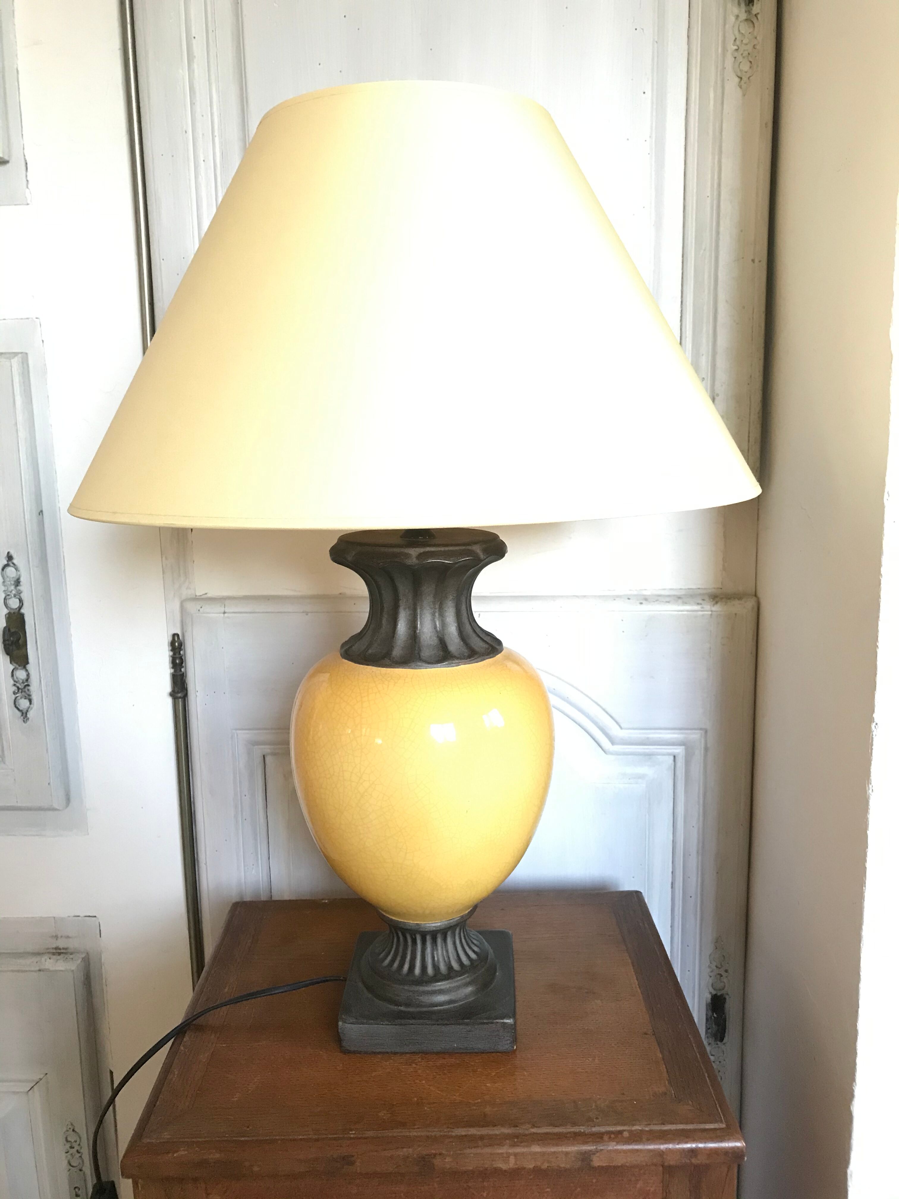 Vintage cracked ceramic lamp