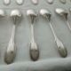 Set de 12 petites cuillères en métal argenté modèle perle et coquille
