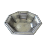 Empty octagonal pocket in tin by the workshop "Les Etains de France"
