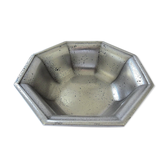 Empty octagonal pocket in tin by the workshop "Les Etains de France"