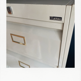 Metal piece of furniture with valves