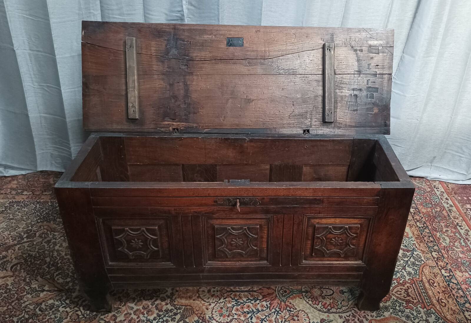 Louis XIV oak chest from the 19th century.