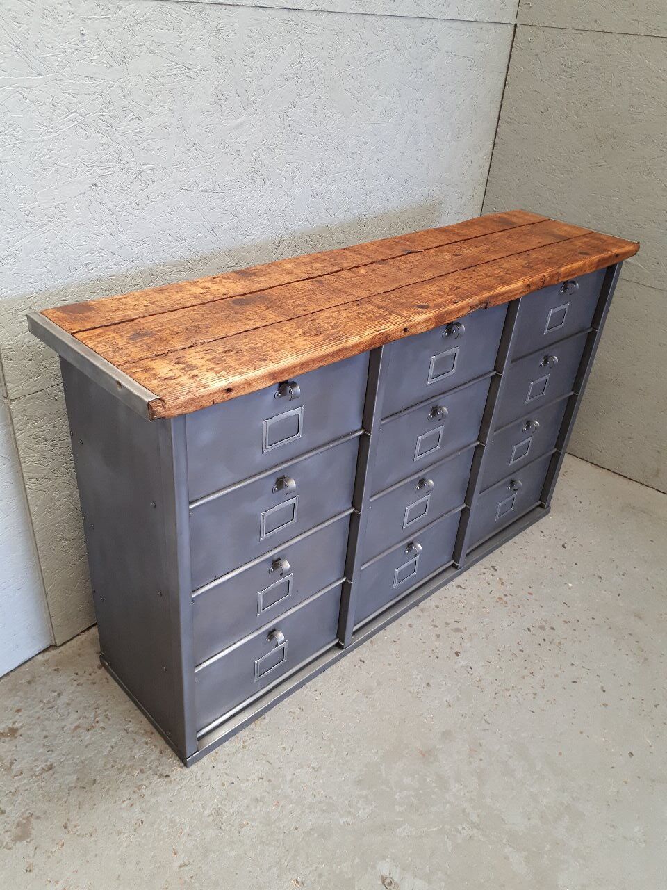 Buffet industrial strafor twelve valves