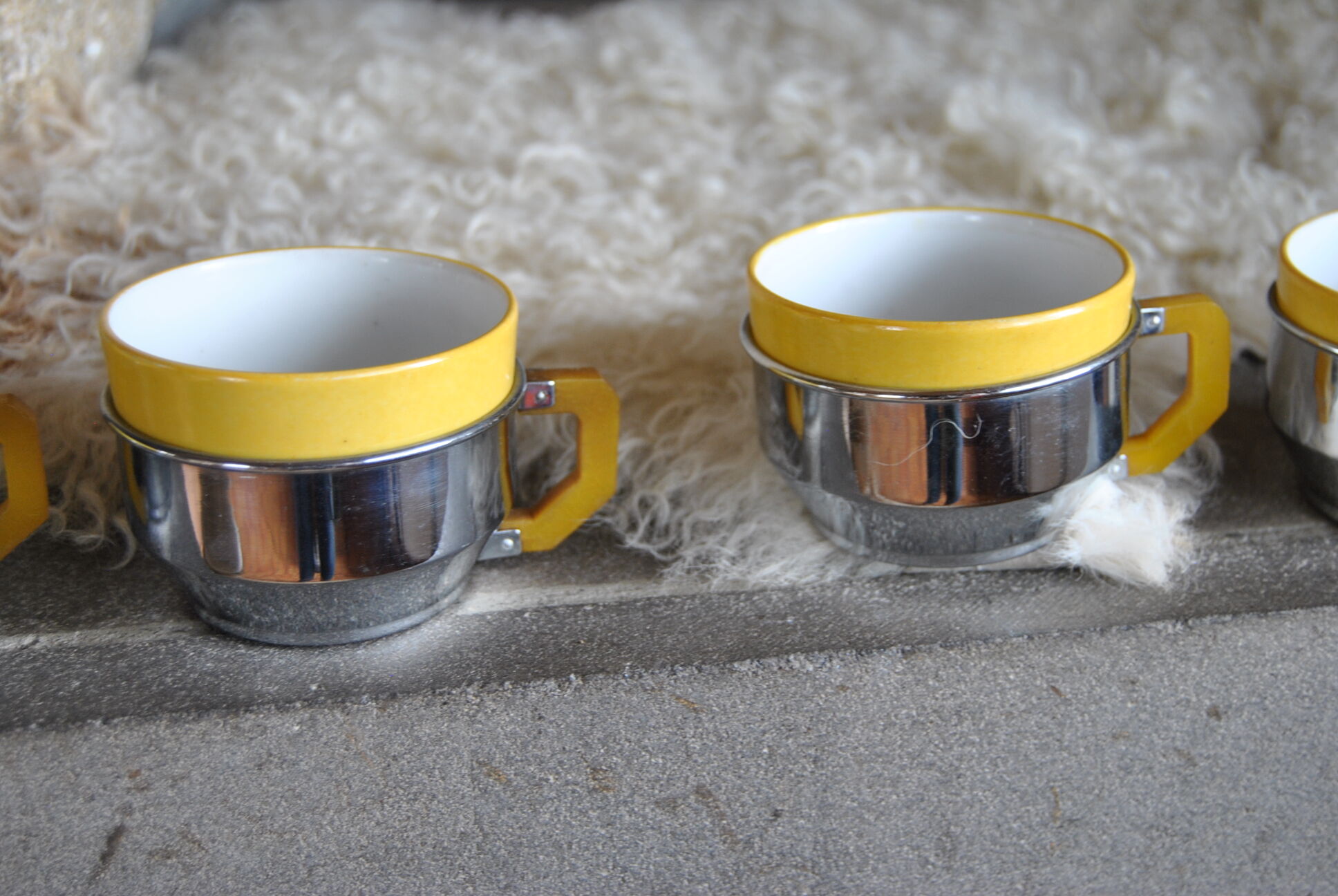 Series of 6 ceramic and stainless steel cups - 70s - Vintage