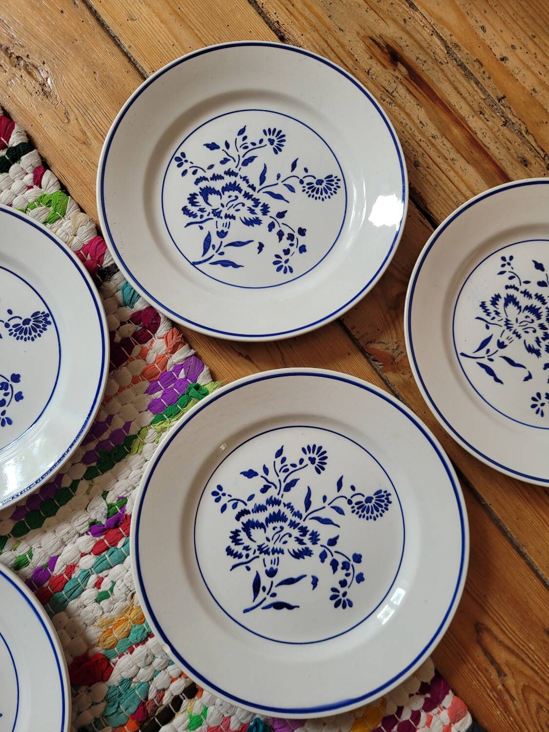 Set of 5 K&G Luneville Oeillet flat plates