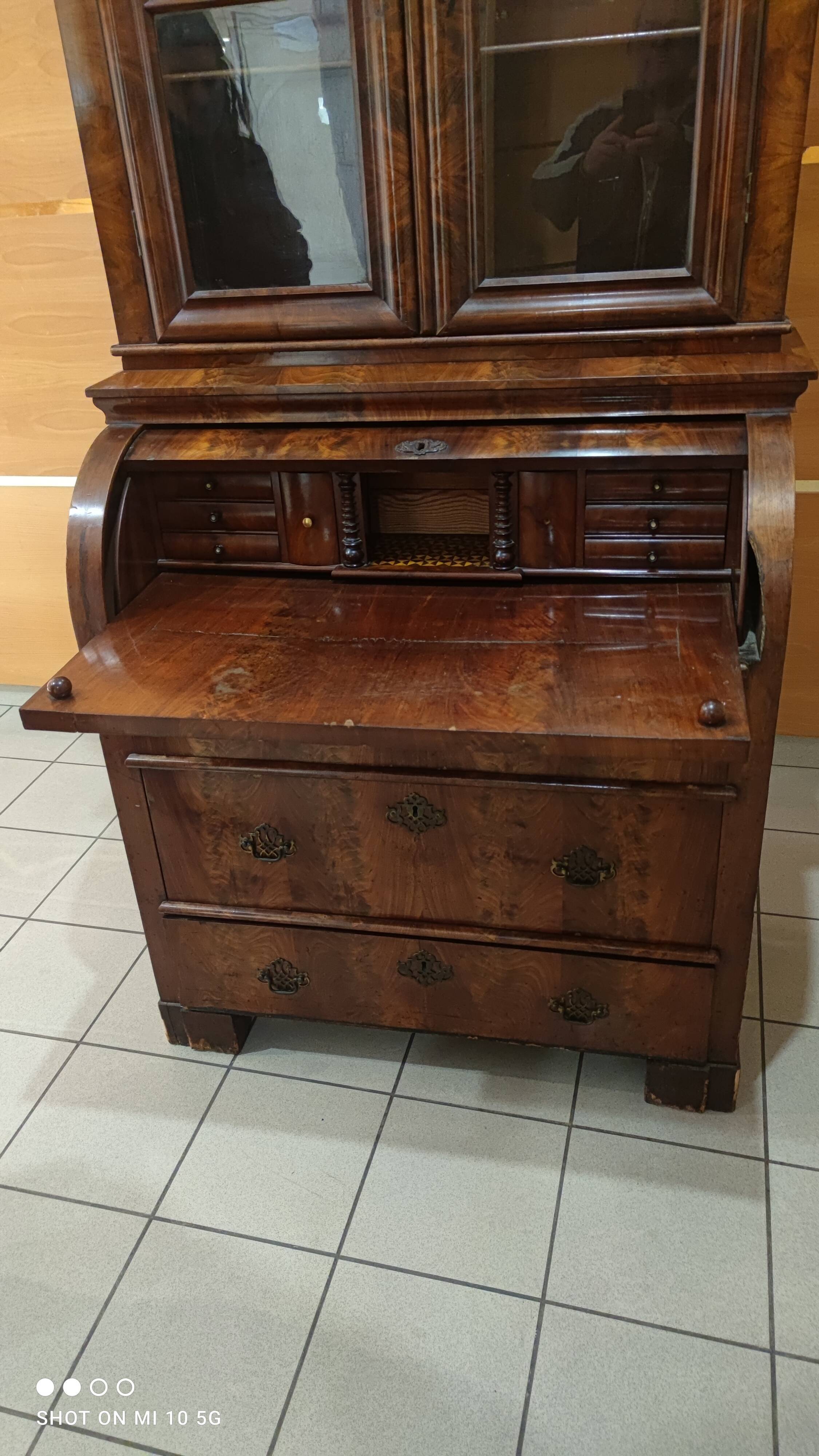 Victorian mahogany library desk, circa 1820
