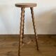 Tabouret haut tripode bois
