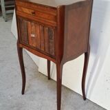chest of drawers of vestibule where entrance hall