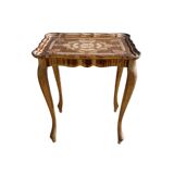 Table d'appoint florentine