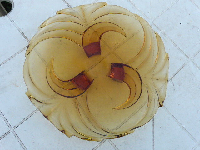 Empty cup tripod pocket in yellow smoked pressed glass