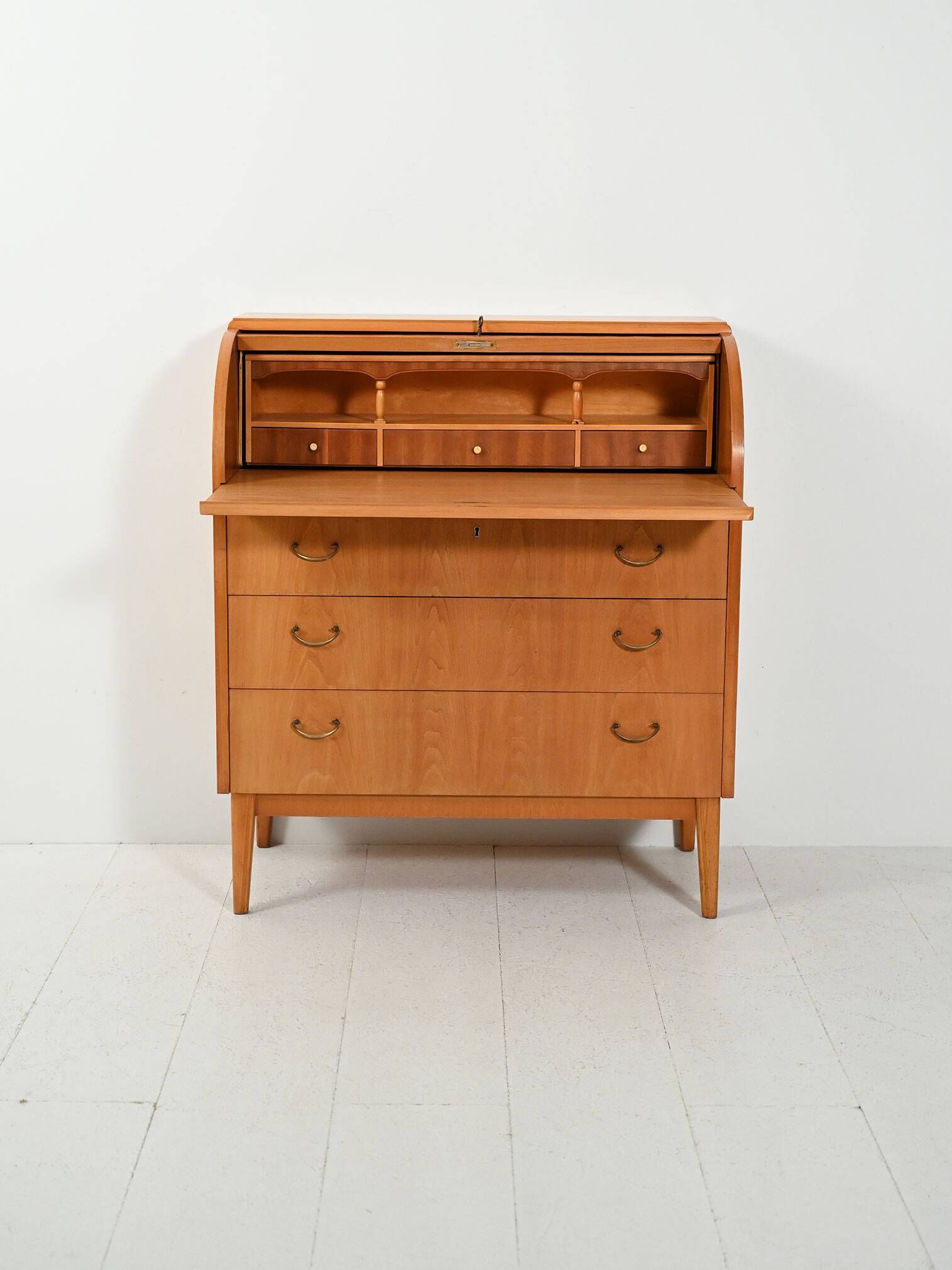 Secrétaire in Scandinavian birch with inlaid roll-top
