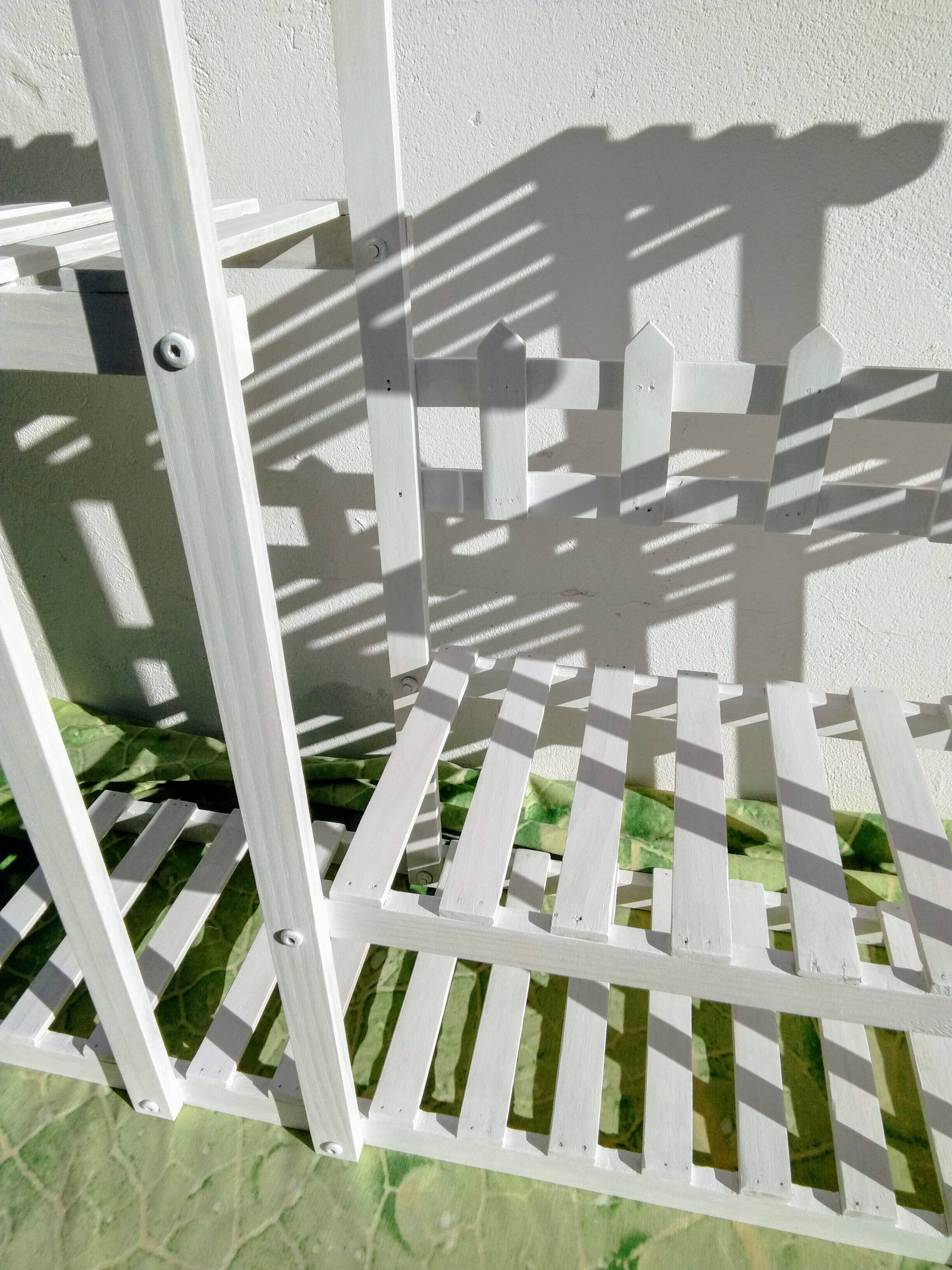 Étagère multi-niveaux