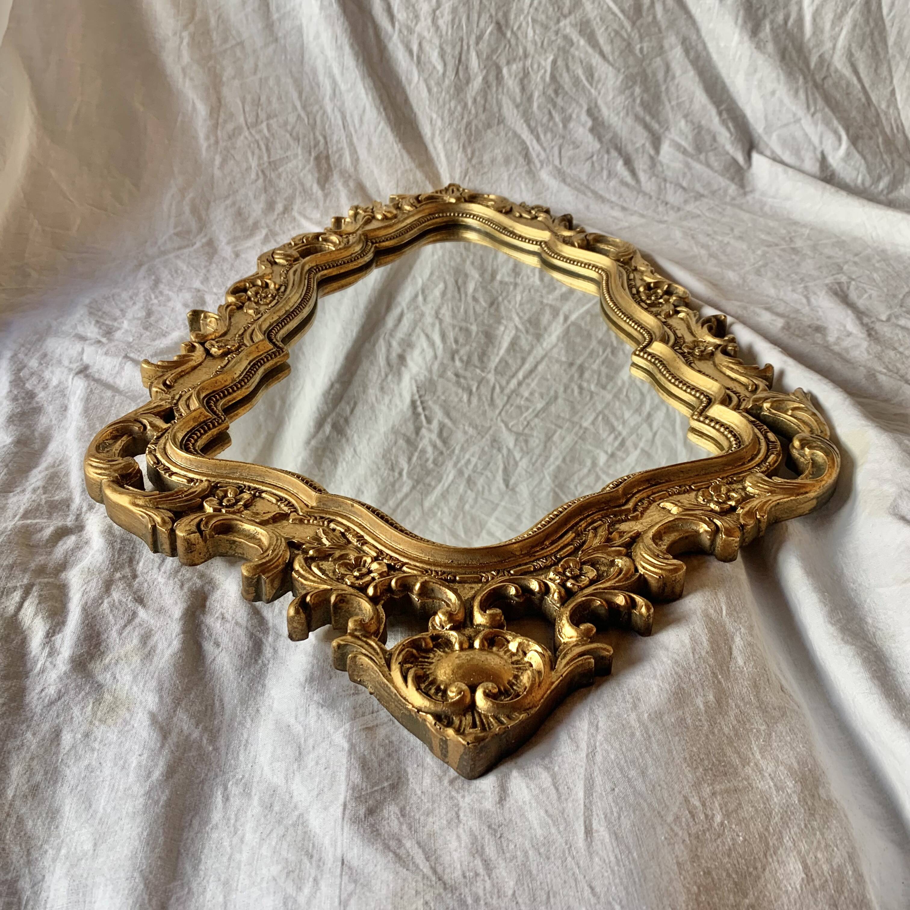 Old mirror in golden resin - 43 x 68 cm