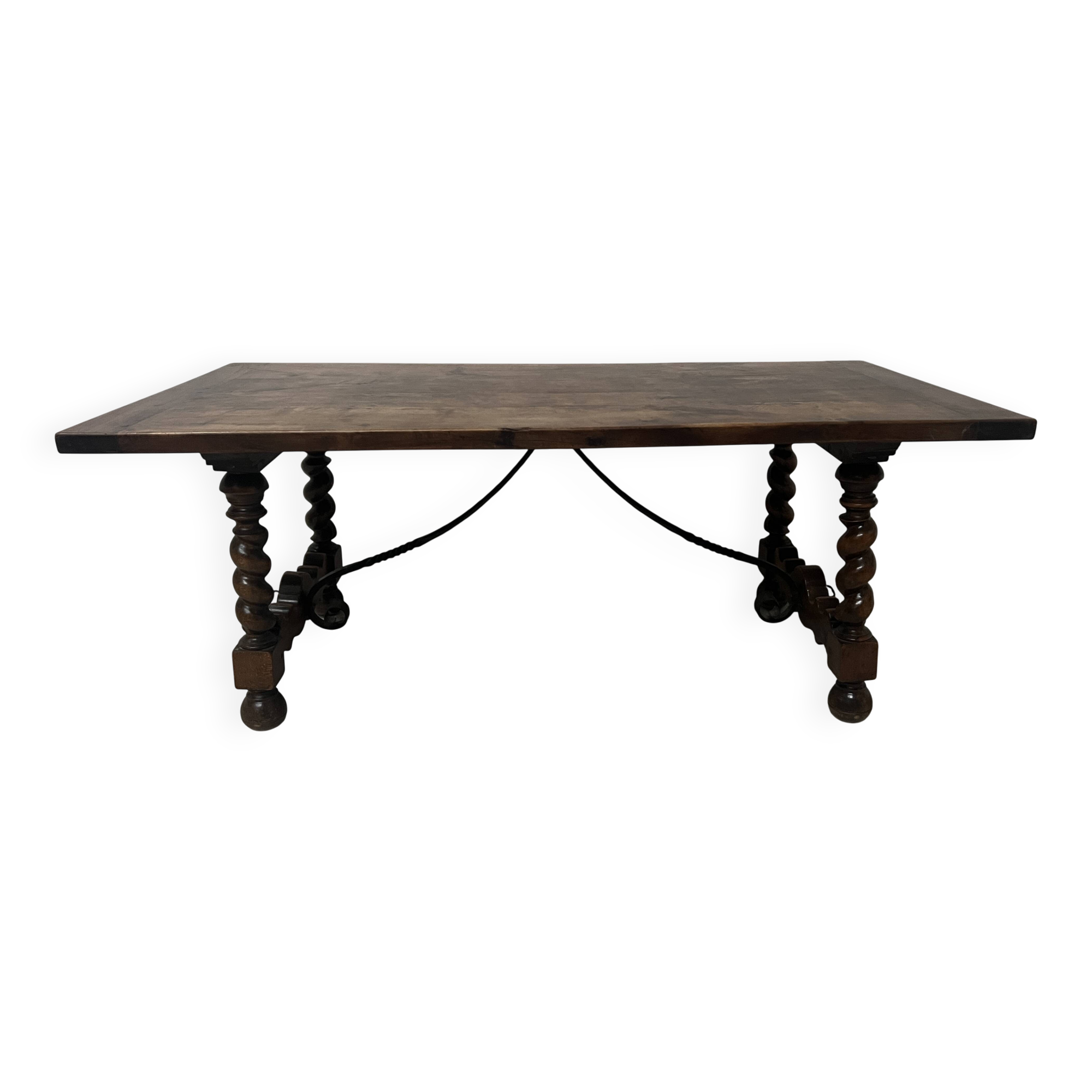 Monastery table with twisted legs in solid walnut, 19th century.