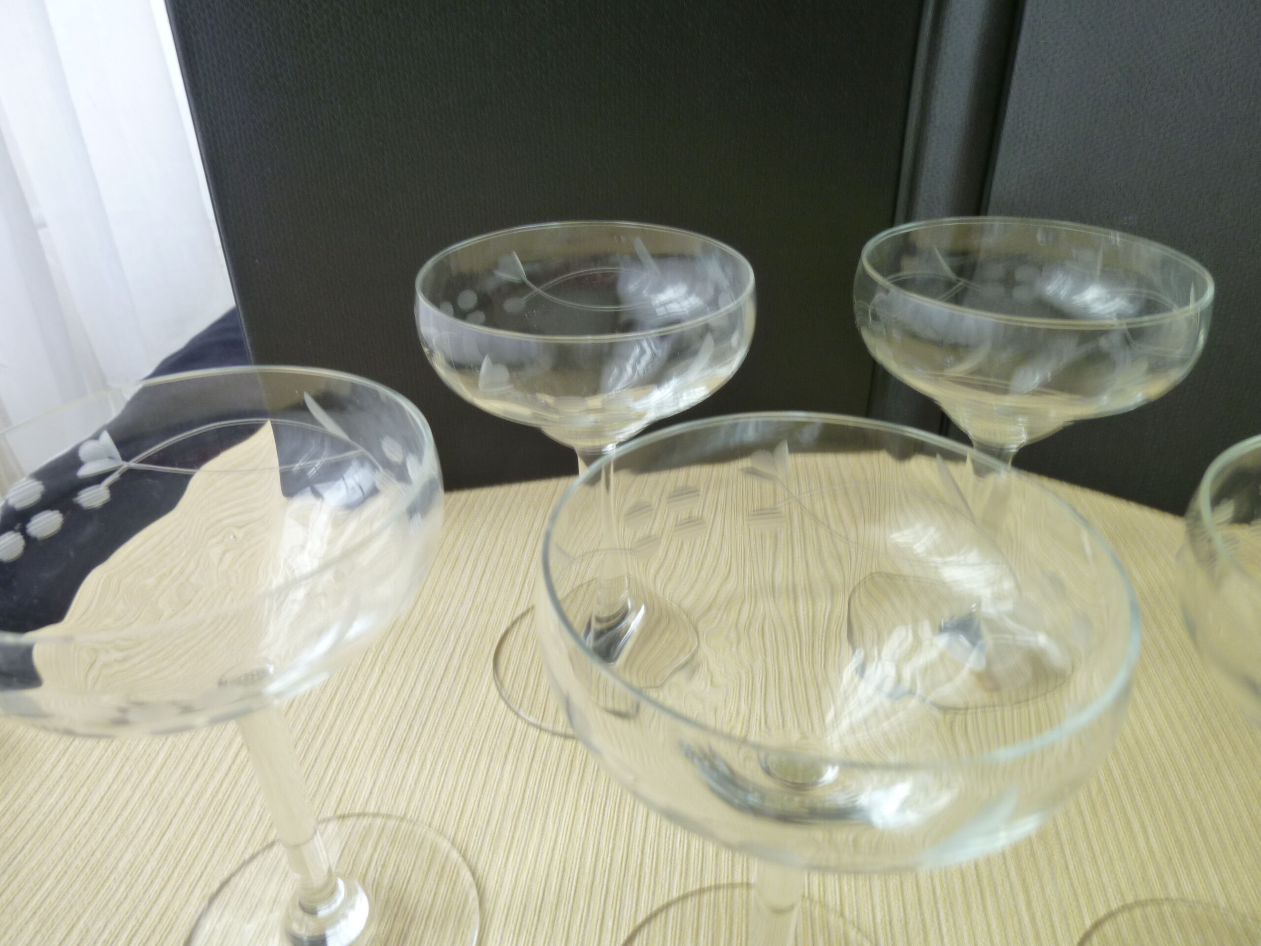 Set de 6 coupes à champagne en verre meulé Vintage