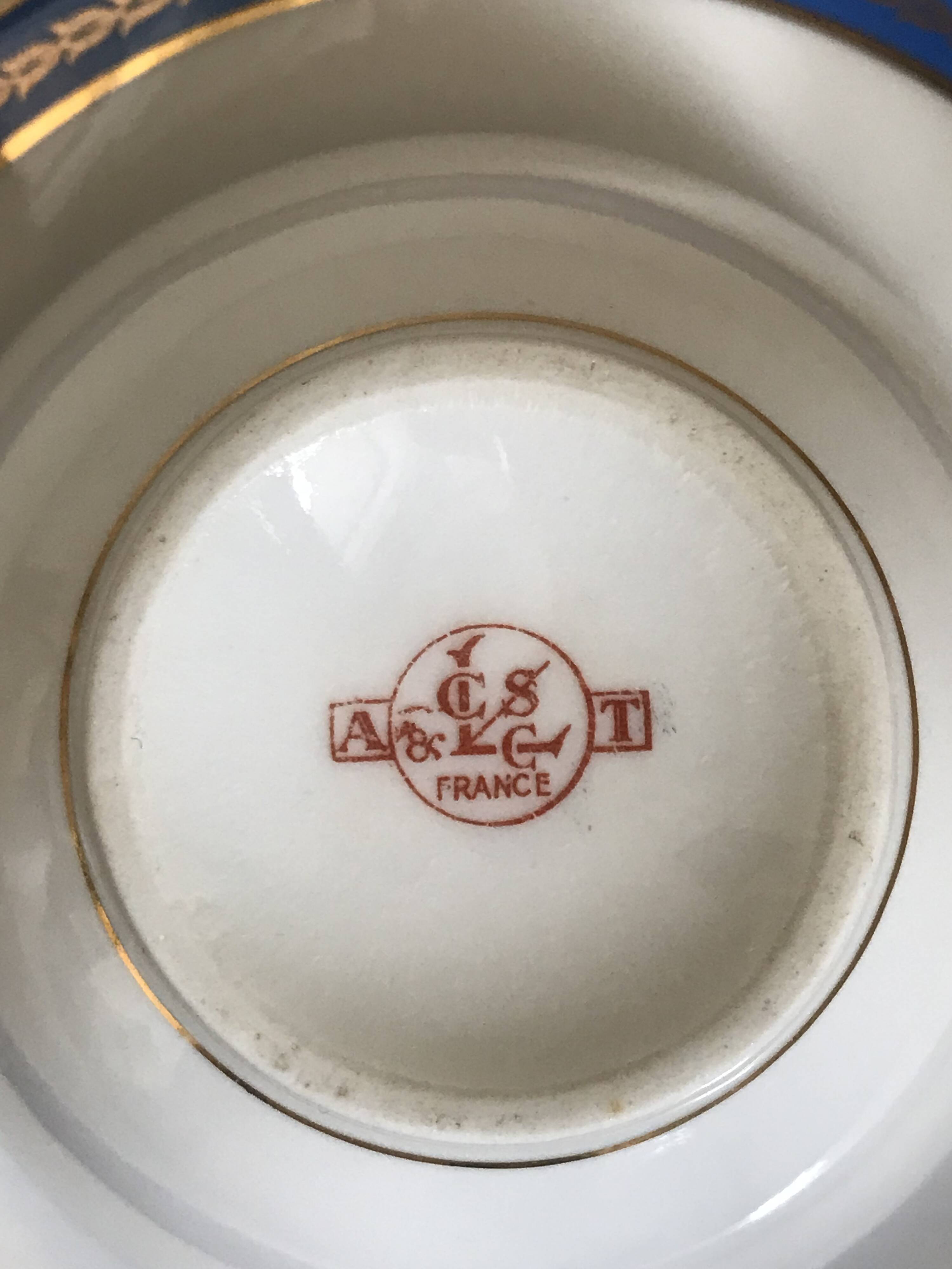 Porcelain cup